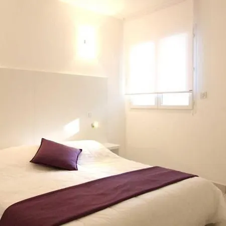 L'ile-rousse Holiday Sleeps 2 With Pool And Air Con LʼÎle-Rousse